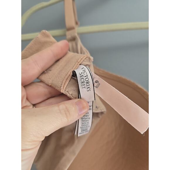Victoria's Secret Body by Victoria Beige Perfect Coverage Underwire Bra Sz 38DD - Picture 5 of 7